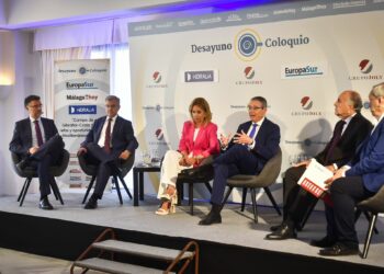 Salado destaca la unión de la sociedad civil de Málaga y Cádiz en la lucha por el tren litoral