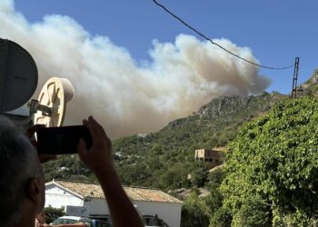 La Junta activa la fase de Preemergencia por el incendio en Casares