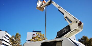 Estepona invertirá este año 1,7 millones de euros para dotar de alumbrado a zonas del extrarradio y el corredor litoral