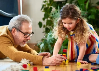 Los abuelos suecos cobrarán por cuidar de los nietos