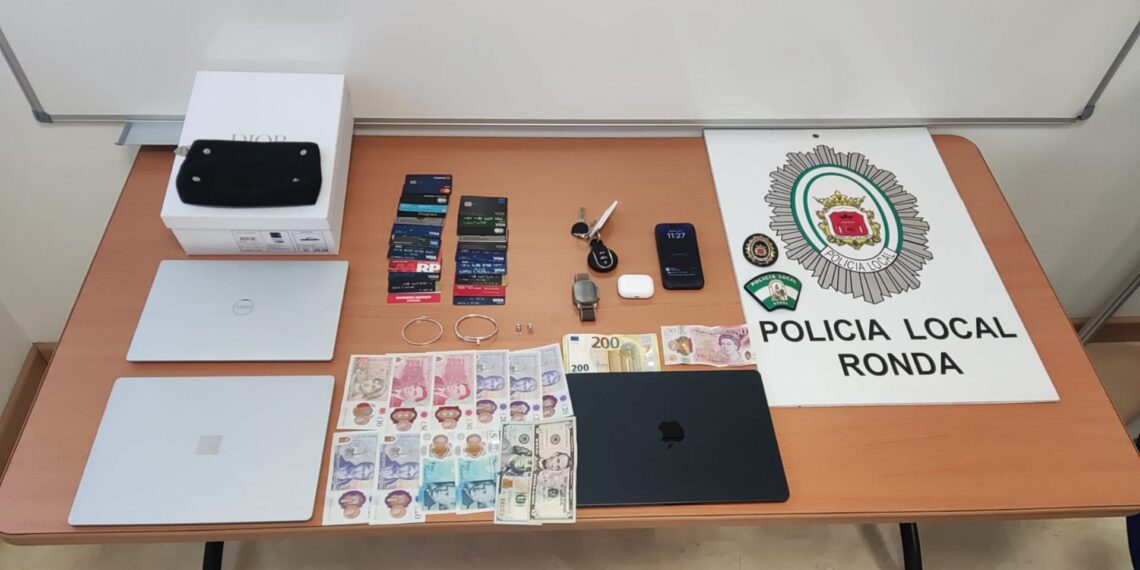 Detenido en Ronda por robar en Casares un coche, relojes y joyas, con valor total de 100.000 euros