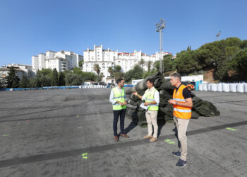 Comienza la renovación del césped artificial del campo de fútbol Luis Teruel y mejorará el sistema de riego y de drenaje de las instalaciones