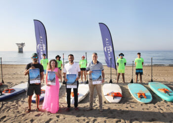 El Ayuntamiento pone en marcha una nueva edición del Campus Náutico Inclusivo para niños de entre 7 y 16 años en la playa de El Cable