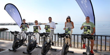 En marcha ‘Vive el Deporte en tu Distrito’ este mes de agosto animando a los vecinos a practicar spinning al aire libre