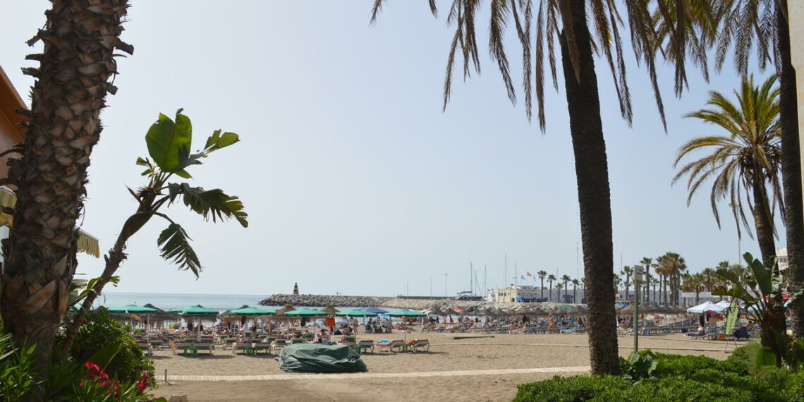 Cuatro policías locales heridos tras un altercado con vendedores ambulantes en Benalmádena