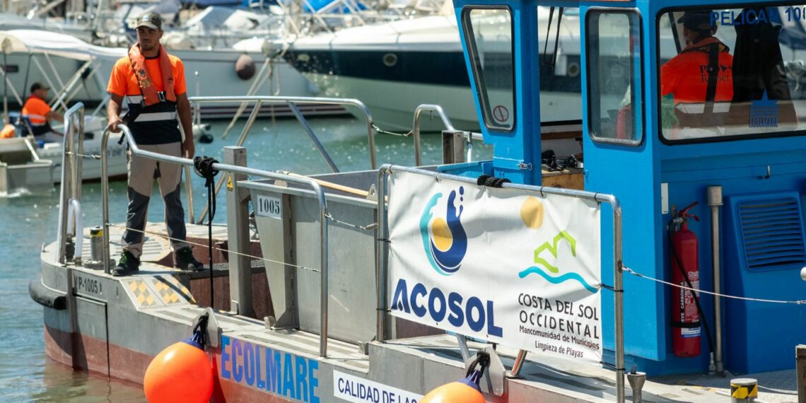 El plástico sigue siendo el material más recogido en el litoral costasoleño