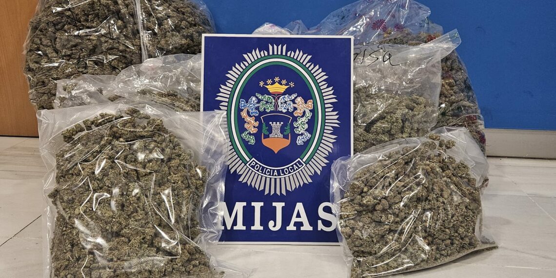 Detenido en Mijas un hombre con 18 kilos de marihuana en su vehículo