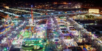 Detenido un guardia civil fuera de servicio por presuntos tocamientos a una joven en la Feria de Málaga
