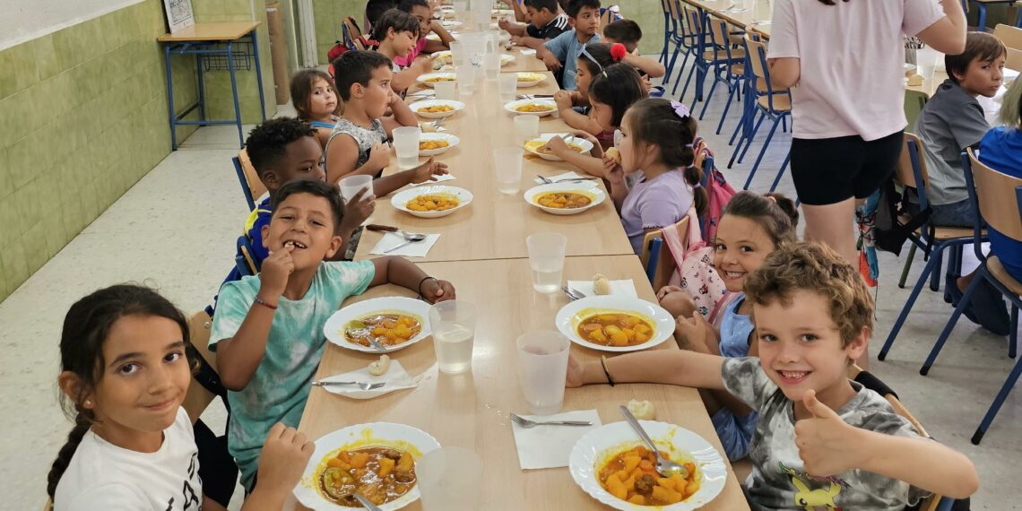 Más de 130 menores en riesgo de exclusión de Marbella disfrutan del campamento de verano organizado por Hidralia, A Sueti Calli, Junta y Ayuntamiento