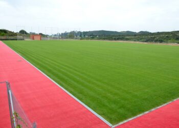 Estepona ampliará la red de instalaciones deportivas con un nuevo campo de fútbol  junto al Palacio de Congresos