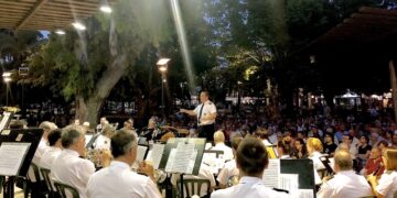 El parque de España de Fuengirola acogerá mañana un concierto de la Banda Municipal de Música y el jueves un espectáculo infantil