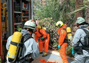 Bomberos intervienen en un domicilio de Estepona tras encontrar a un fallecido en su interior