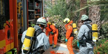 Bomberos intervienen en un domicilio de Estepona tras encontrar a un fallecido en su interior
