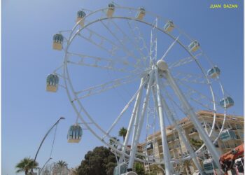 La Noria de Estepona empezará a girar desde esta tarde: así será la inauguración