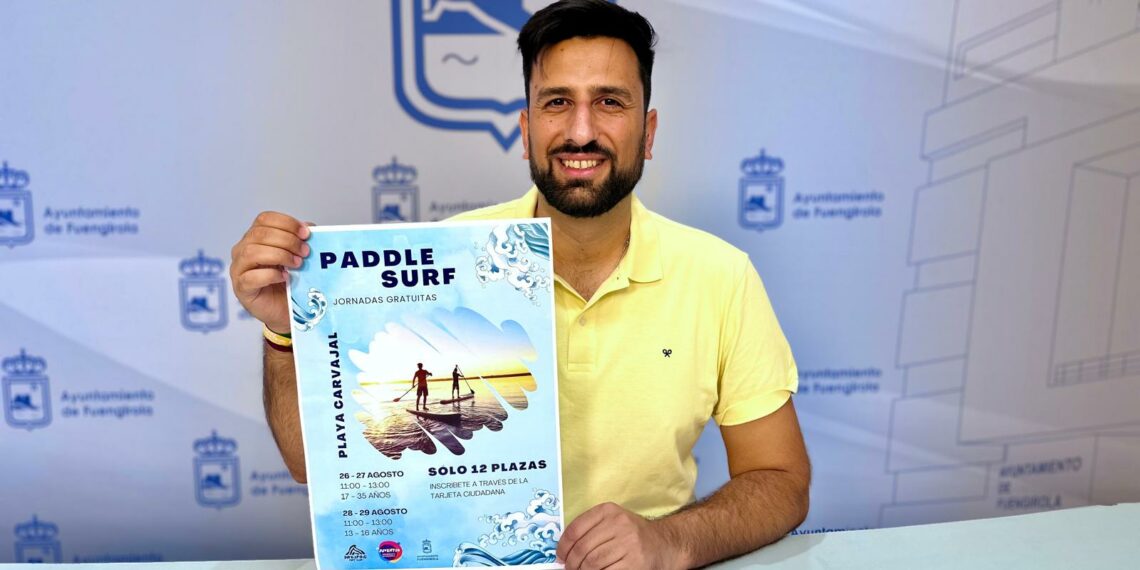 El Área de Juventud de Fuengirola ofrece jornadas gratuitas para aprender a practicar Paddle Surf en la playa de Carvajal