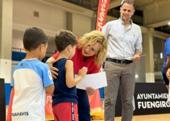 La alcaldesa Ana Mula clausura el Campus Deportivo de Verano en el que han participado más de 300 niños de Fuengirola en julio y agosto