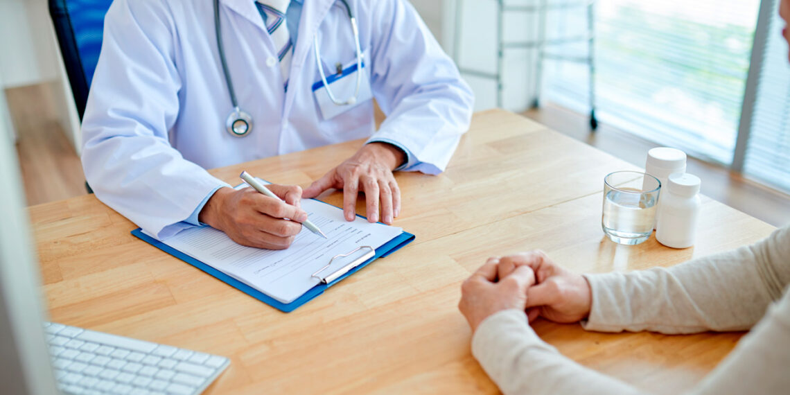 Reparten alarmas individuales a los sanitarios para prevenir agresiones