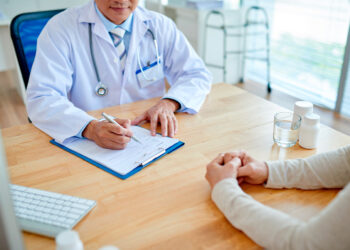 Reparten alarmas individuales a los sanitarios para prevenir agresiones