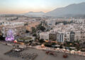 Entra en funcionamiento la noria panorámica de 40 metros de altura  en el Paseo Marítimo de Estepona