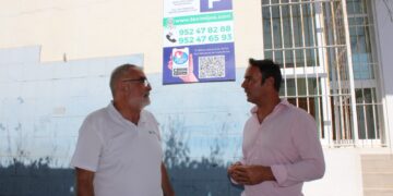 El Ayuntamiento de Mijas instala nuevos paneles informativos en las paradas de taxis