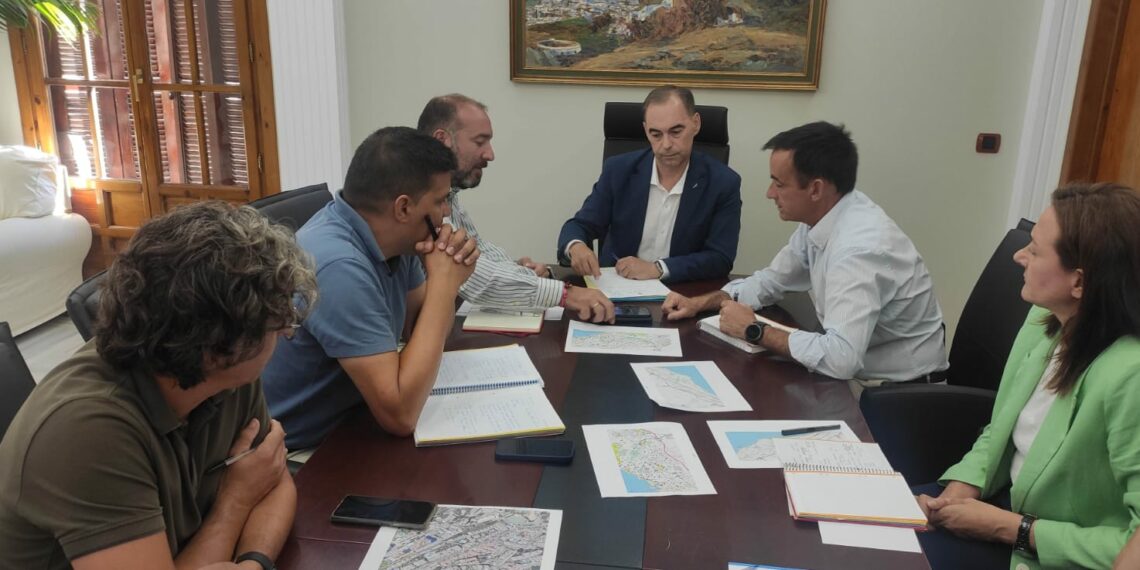 Endesa se compromete a solucionar los problemas de suministro eléctrico en Benalmádena