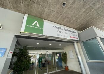 Cinco heridos al chocar un coche y un camión en la A-45 en Casabermeja