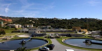 Acosol saca a concurso la reparación de dos tramos de la red de saneamiento en Marbella y Estepona