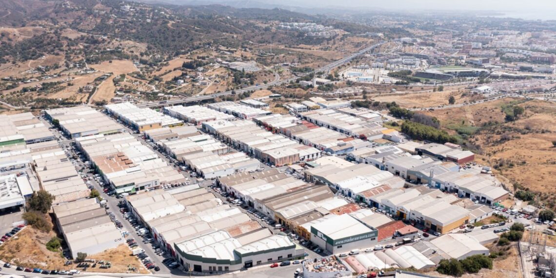 Estepona activa un plan de mejoras en el polígono industrial que se ejecutará durante tres semanas