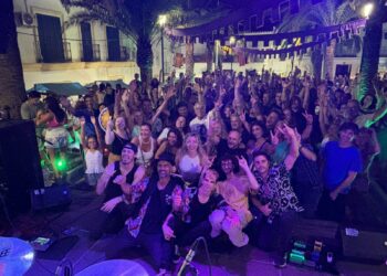 Benalmádena llena sus calles con su lado más internacional: éxito en el Zoco árabe y la Fiesta Gaucha