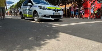 Detenido por agredir a dos agentes y golpear a un caballo en el Real de la Feria de Málaga