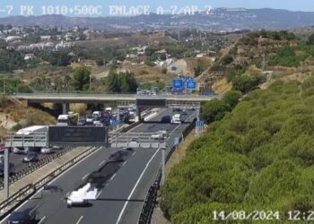 Cerrado el carril derecho de al A-7 en Fuengirola tras un accidente, que está provocando retenciones