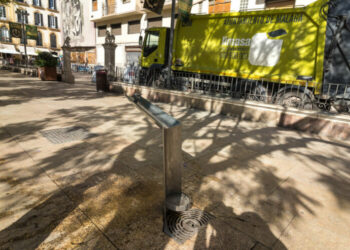 Málaga impondrá multas de hasta 750 euros por lavarse los pies en fuentes públicas