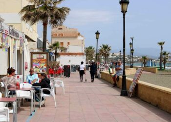 Manilva lidera la bajada del paro en el mes de julio en la Costa del Sol