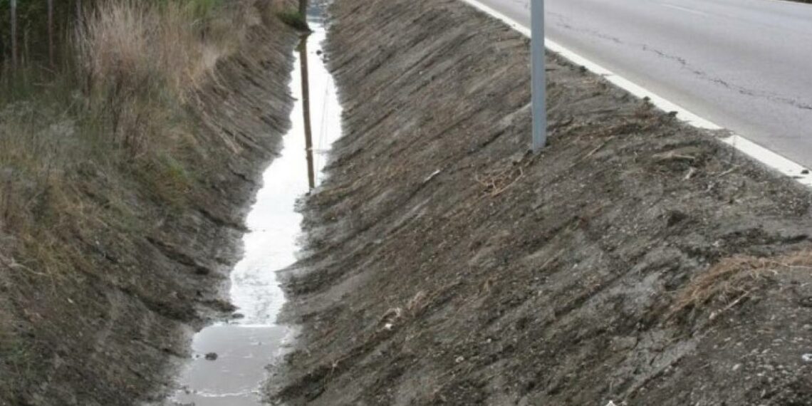 Reunión histórica en Secadero para abordar mejoras en la carretera A-2102