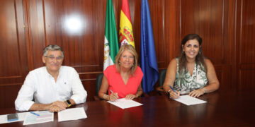 Marbella renueva su compromiso con Aspandem y destina este año 300.000 euros a sus proyectos asistencial y de viverismo