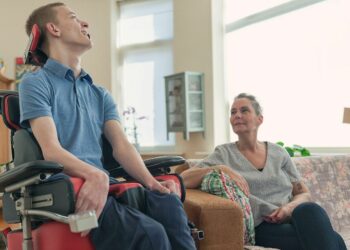 La nueva Ley ELA permitirá a los pacientes obtener cuidados 24h y apoyo a cuidadores, entre otros beneficios