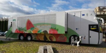 El Frutibús acercará la alimentación saludable a los alumnos de más de 170 centros en el nuevo curso