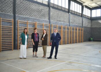 La delegada de la Junta destaca el «enorme esfuerzo» realizado en Mijas para dotarlo de un nuevo instituto este curso