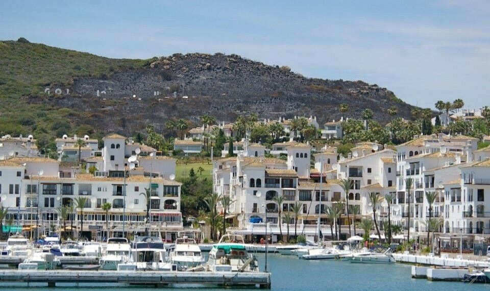 Manilva recuperará las letras sobre el Puerto de la Duquesa