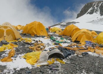 Drones chinos ayudarán a eliminar basura del Monte Everest a partir de este otoño