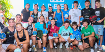 Marbella clausura un gran fin de semana de pádel con una exhibición de la cantera