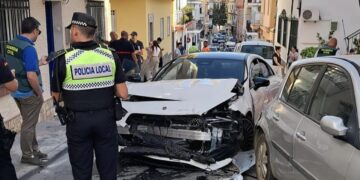 Huye en el coche tras un supuesto robo y colisiona contra otro vehículo en Las Lagunas, Mijas