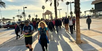 Fuengirola fomenta la actividad al aire libre entre las personas mayores con una nueva ruta de senderismo