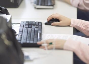 Las empresas inscritas en la Seguridad Social en agosto crecen un 1,5% en Andalucía, por encima de la media en España