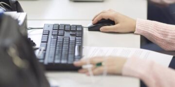 Las empresas inscritas en la Seguridad Social en agosto crecen un 1,5% en Andalucía, por encima de la media en España