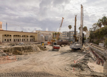 Las obras del nuevo aparcamiento público en El Carmen concluyen su primera fase