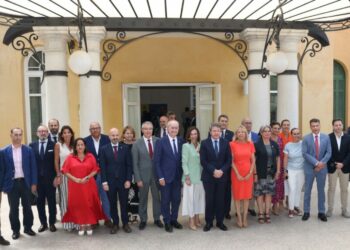 El Gobierno crea dos mesas de trabajo para estudiar el tren litoral de Málaga a Cádiz