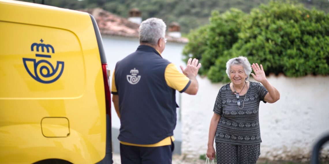 La red postal de Correos en la provincia de Málaga facilita el acceso a servicios bancarios a través de ‘Correos Cash’