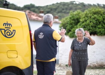 La red postal de Correos en la provincia de Málaga facilita el acceso a servicios bancarios a través de ‘Correos Cash’