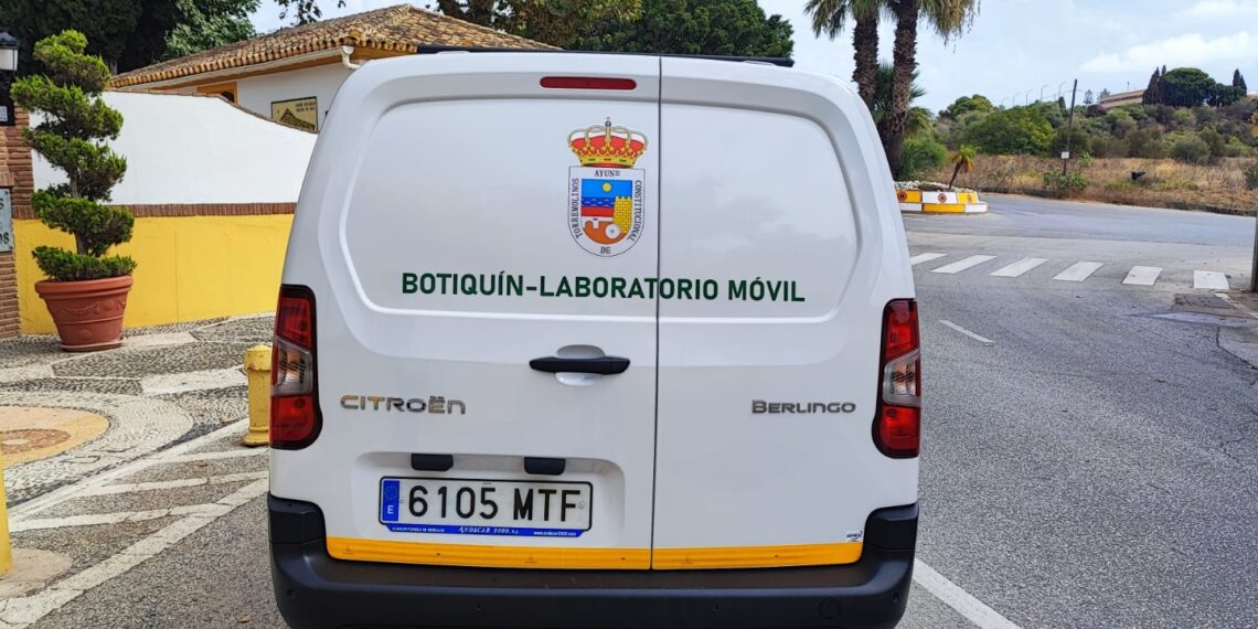 Torremolinos innova con la adquisición de un vehículo que sirve de laboratorio móvil y botiquín para animales